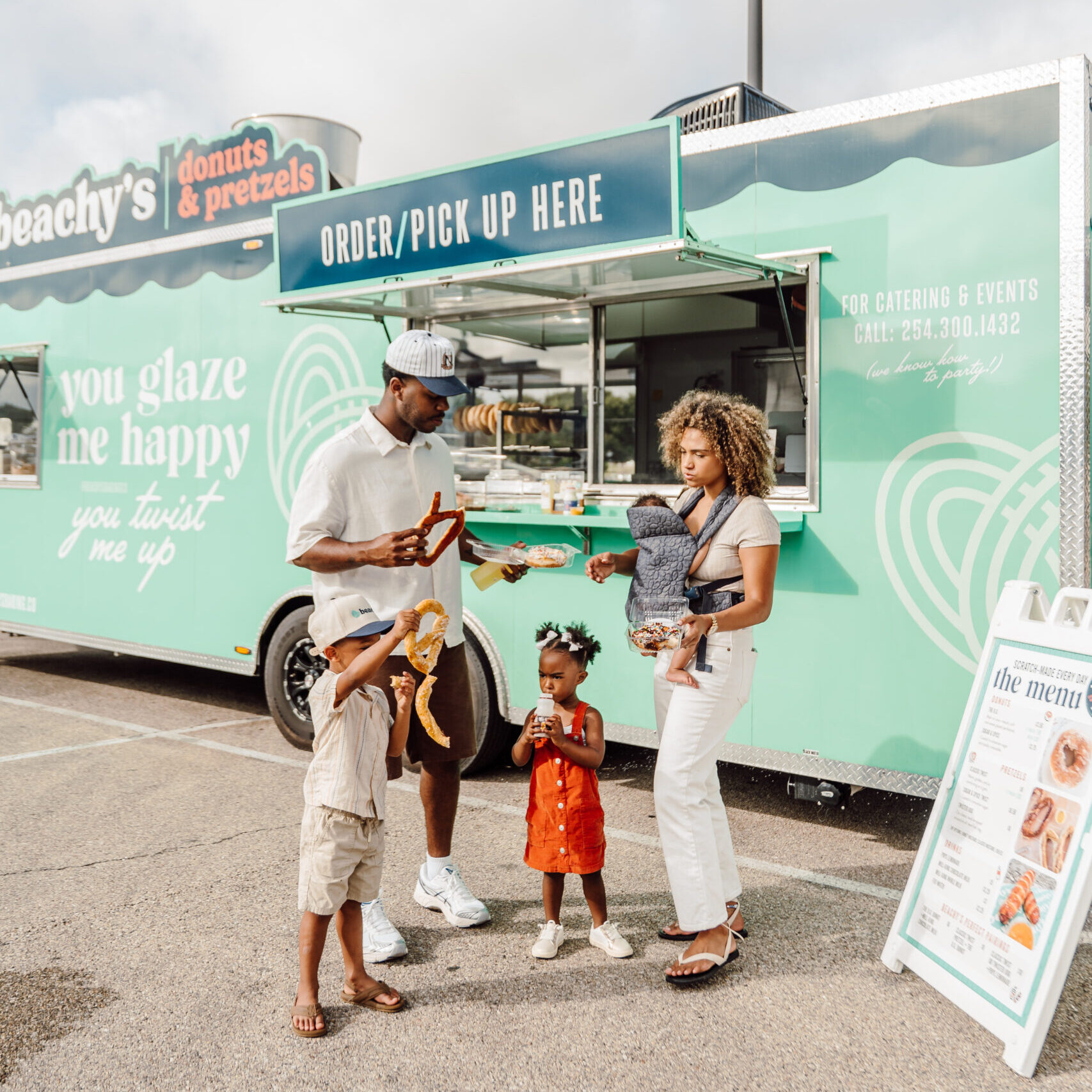 Beachys_Baking_Co_Central_TX_Food_Truck_Scratch_Made_Donuts-Pretzels-Specials-Customer-Service-web